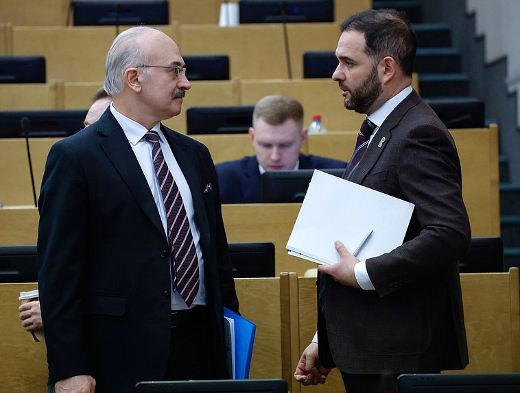 Председатель Комитета по науке и высшему образованию Сергей Кабышев и Первый заместитель Председателя Комитета Александр Мажуга