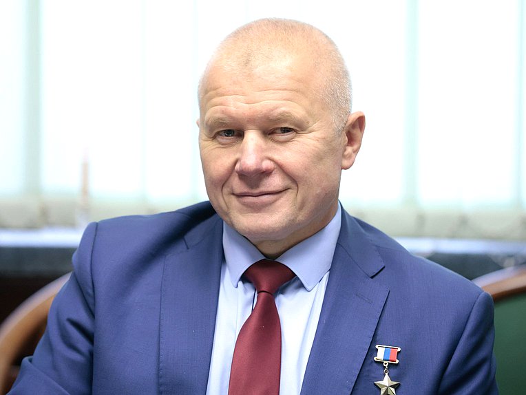 Член Комитета по обороне Олег Новицкий