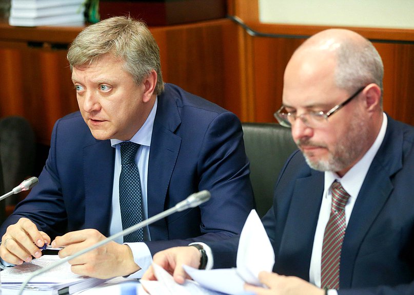 Первый заместитель Председателя Комитета по развитию гражданского общества, вопросам общественных и религиозных объединений Дмитрий Вяткин