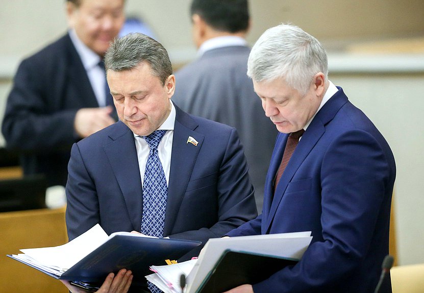 Председатель Комитета по безопасности и противодействию коррупции Василий Пискарев и член Комитета по безопасности и противодействию коррупции Анатолий Выборный