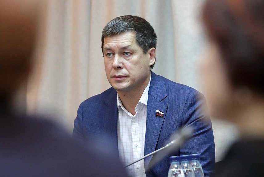 Член Комитета по экологии, природным ресурсам и охране окружающей среды Зариф Байгускаров