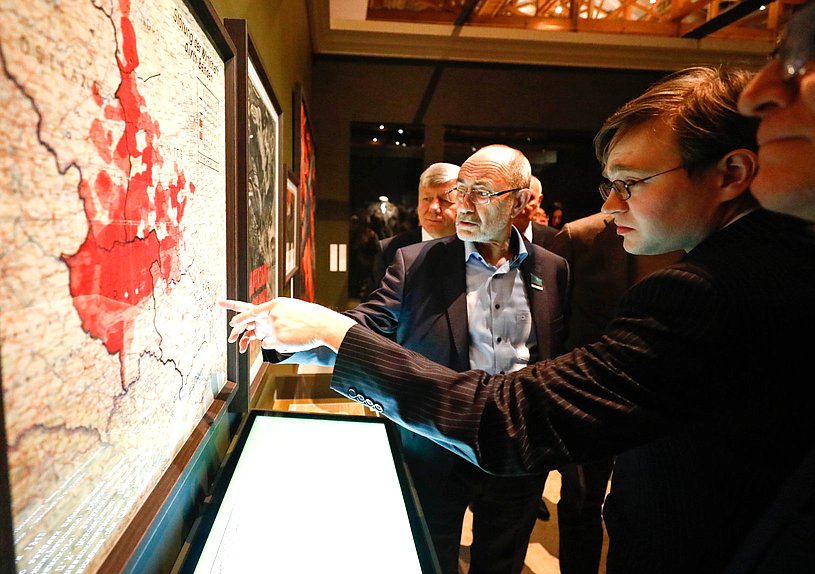 Члены делегаций стран-членов ОДКБ посетили выставки "Великая Победа. Россия - моя история" и "Без срока давности. Нюрнберг. 80 лет" в Москве