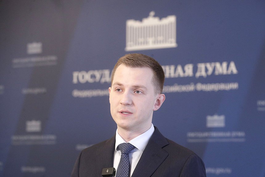 Председатель Комитета по молодежной политике Артем Метелев