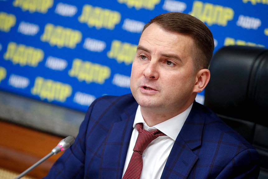 Председатель Комитета по труду, социальной политике и делам ветеранов Ярослав Нилов