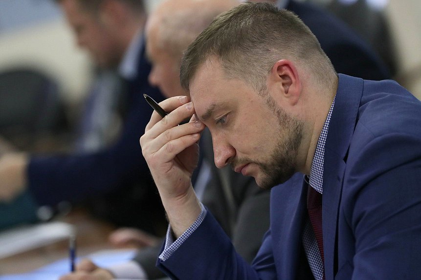 Совещание Комитета по промышленности и торговле на тему: «Вопросы ценовых споров при исполнении гособоронзаказа предприятиями судостроительной промышленности»