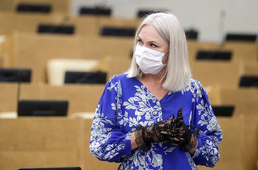 Член Комитета по государственному строительству и законодательству Ирина Белых