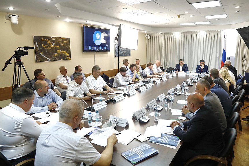 Круглый стол на тему «Влияние изменения климата на вечную мерзлоту, безопасность освоения Арктической зоны»