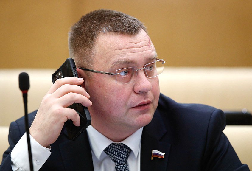 Первый заместитель Комитета по молодежной политике Игорь Кастюкевич