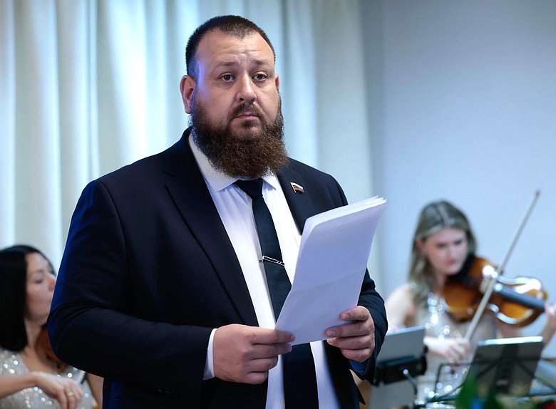 Член Комитета по просвещению Иван Санаев