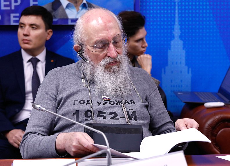 Член Комитета по просвещению Анатолий Вассерман