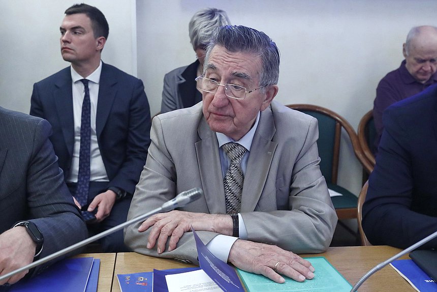 Член Комитета по транспорту и развитию транспортной инфраструктуры Виталий Ефимов