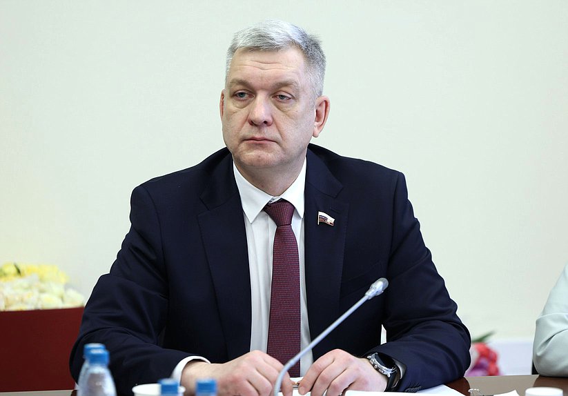 Председатель Комитета по делам национальностей Владимир Иванов