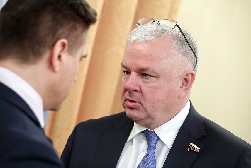 Член Комитета по охране здоровья Олег Иванинский