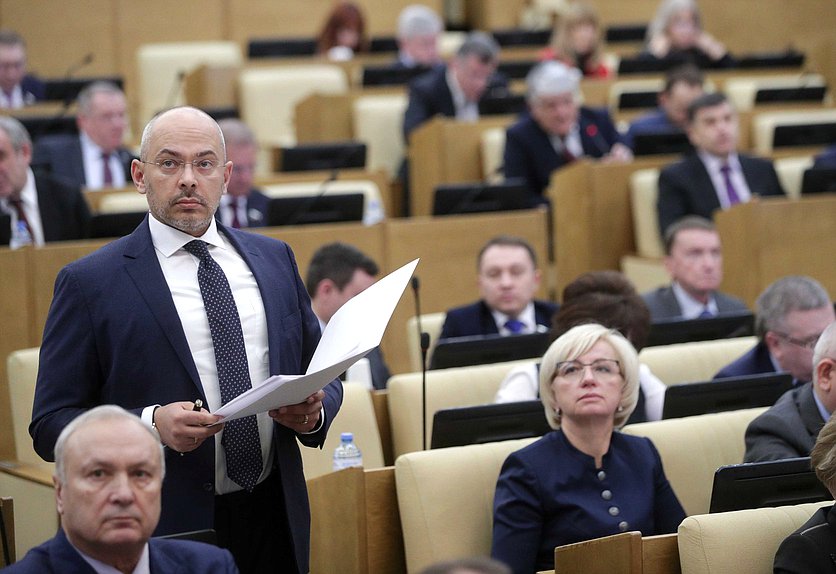 Председатель Комитета по природным ресурсам, собственности и земельным отношениям Николай Николаев