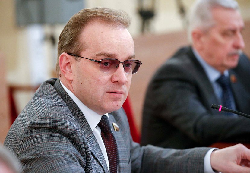 Член Комитета по охране здоровья Михаил Кизеев