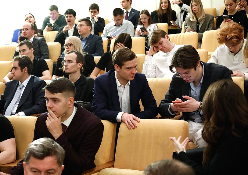 Парламентские слушания Комитета по защите семьи, вопросам отцовства, материнства и детства на тему «Демографические вызовы и искусственный интеллект»