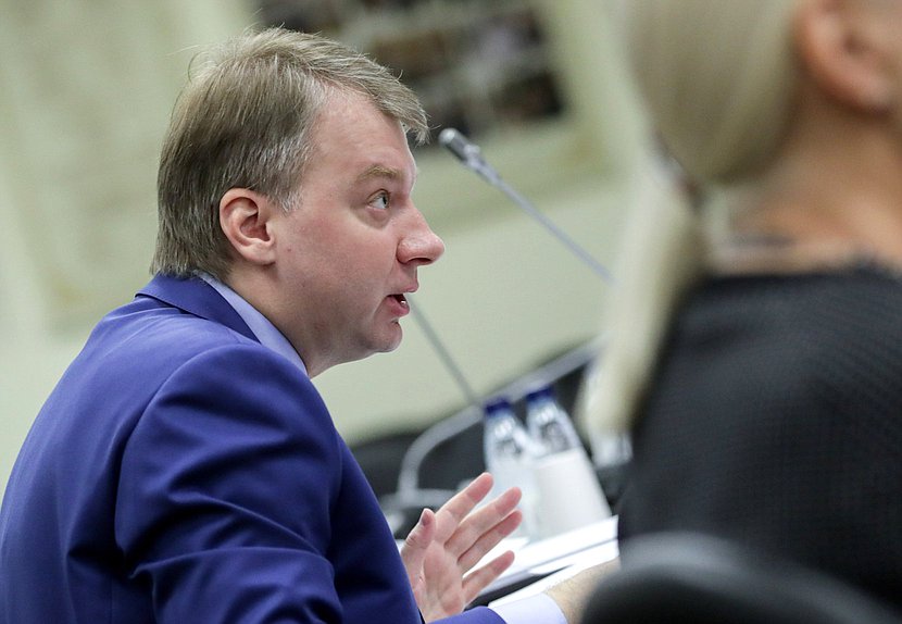 Член Комитета по государственному строительству и законодательству Александр Тетердинко