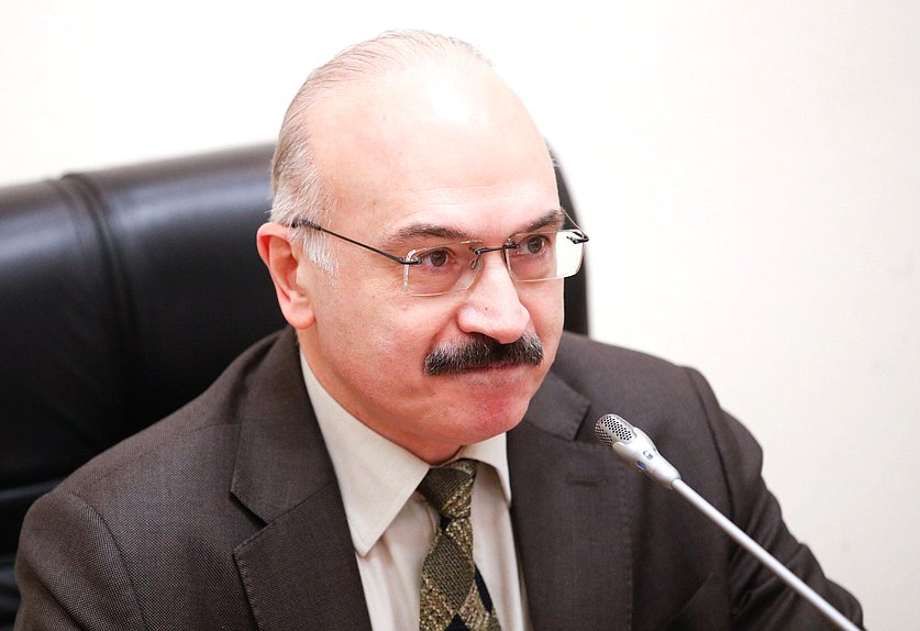 Председатель Комитета по науке и высшему образованию Сергей Кабышев