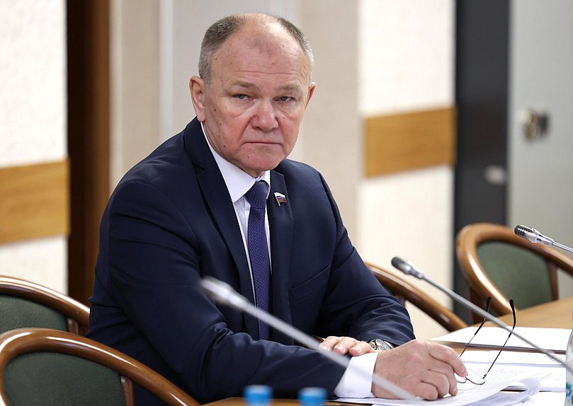 Член Комитета по охране здоровья Николай Щеглов