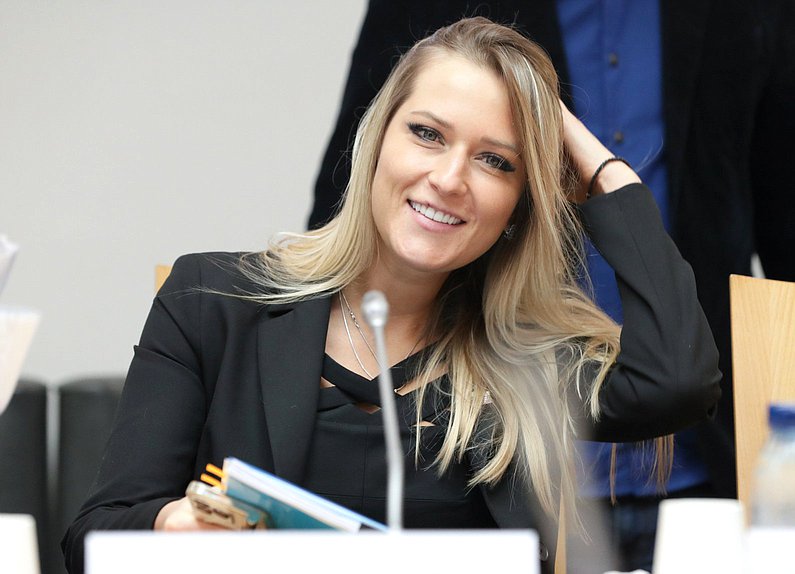 Первый заместитель Председателя Комитета по просвещению Яна Лантратова