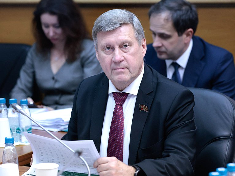 Первый заместитель Председателя Комитета по бюджету и налогам Анатолий Локоть