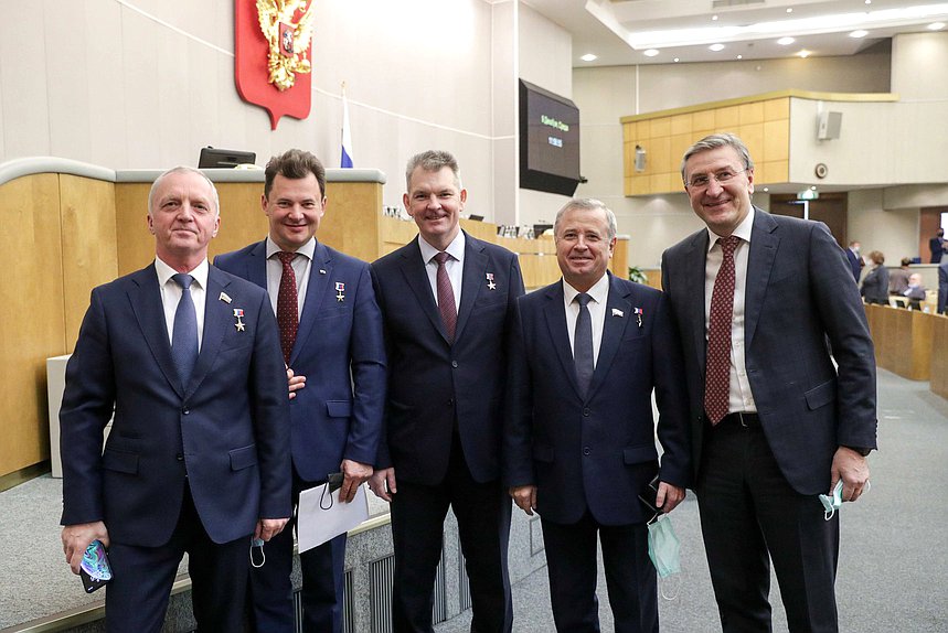 Депутаты-Герои Российской Федерации Игорь Станкевич, Роман Романенко, Александр Самокутяев, Владимир Богодухов и член Комитета по бюджету и налогам Айрат Фаррахов