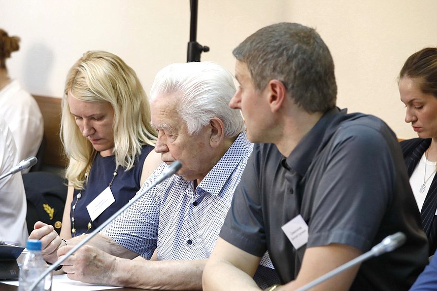 Круглый стол на тему «Влияние изменения климата на вечную мерзлоту, безопасность освоения Арктической зоны»