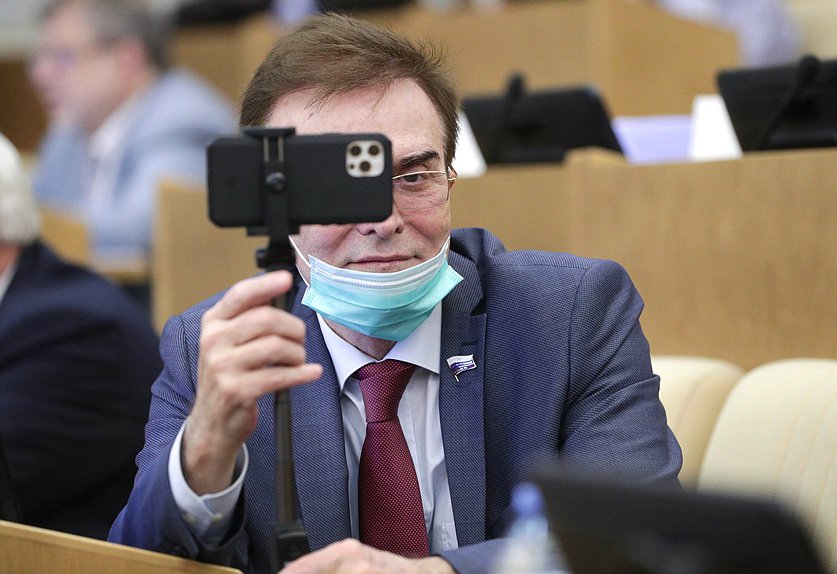 Член Комитета по экономической политике, промышленности, инновационному развитию и предпринимательству Александр Максимов