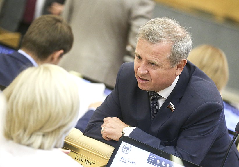 Член Комитета по обороне Владимир Богодухов