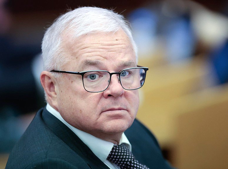 Член Комитета по конституционному, гражданскому законодательству и судоустройству Олег Иванинский