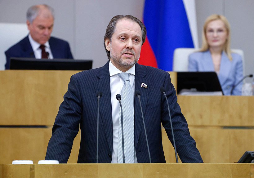 Член Комитета по экологии, природным ресурсам и охране окружающей среды Владимир Сысоев