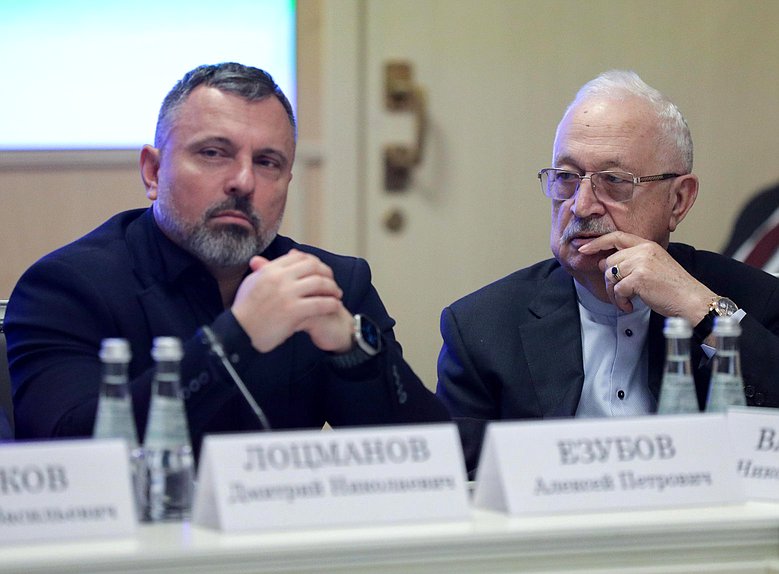Члены Комитета по аграрным вопросам Дмитрий Лоцманов и Алексей Езубов