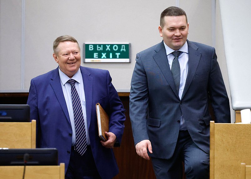 Член Комитета по аграрным вопросам Николай Панков и член Комитета по промышленности и торговле Андрей Воробьев