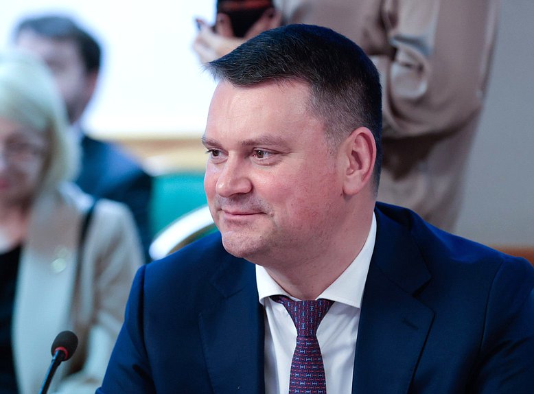 Председатель Фонда пенсионного и социального страхования РФ Сергей Чирков