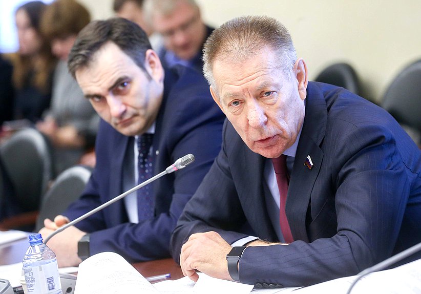 Член Комитета по охране здоровья Николай Герасименко