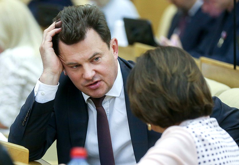 Член Комитета по обороне Роман Романенко