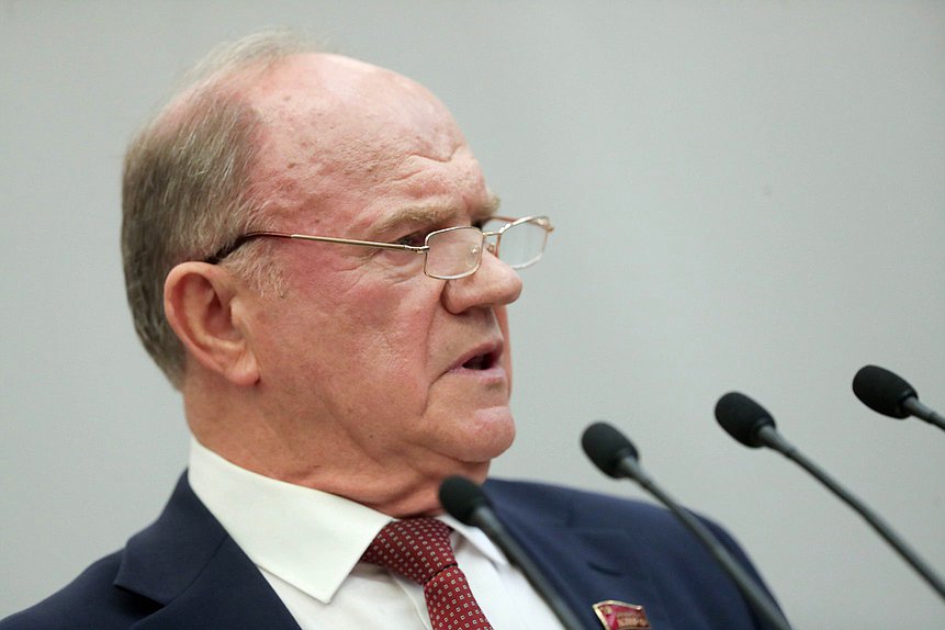 Руководитель фракции КПРФ Геннадий Зюганов