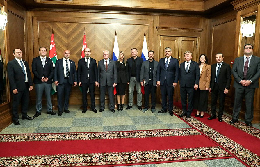 Встреча представителей депутатской группы ГД по связям с Народным Собранием – Парламентом Республики Абхазия со Спикером Народного Собрания – Парламента Республики Абхазия Лашой Ашуба