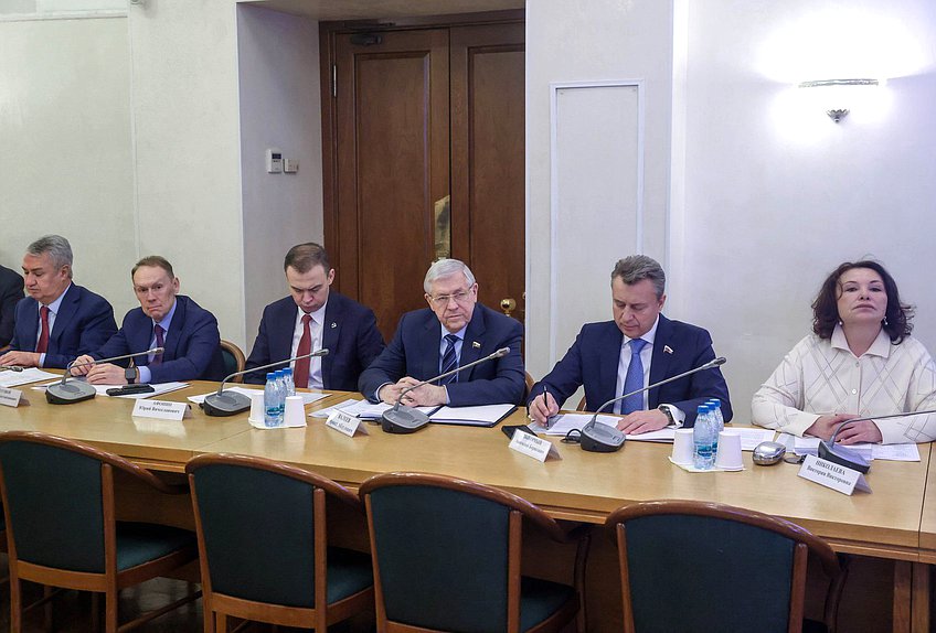 Заседание Комитета по безопасности и противодействию коррупции с участием Министра внутренних дел РФ Владимира Колокольцева