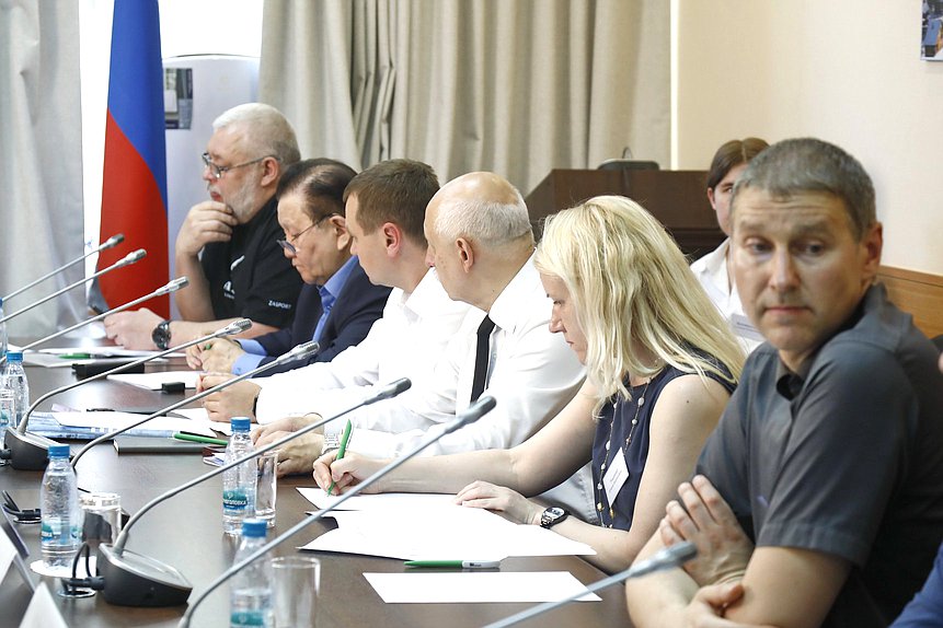 Круглый стол на тему «Влияние изменения климата на вечную мерзлоту, безопасность освоения Арктической зоны»