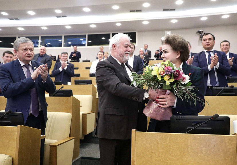 Заместитель Председателя Комитета по федеративному устройству и вопросам местного самоуправления Валентина Терешкова и Первый заместитель Председателя Комитета по финансовому рынку Игорь Дивинский