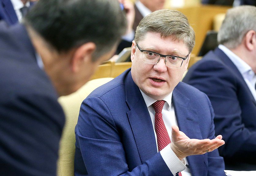 Член Комитета по труду, социальной политике и делам ветеранов Андрей Исаев