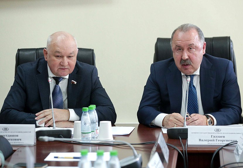 Председатель Комитета по делам национальностей Валерий Газзаев и Первый заместитель Председателя Комитета Ильдар Гильмутдинов