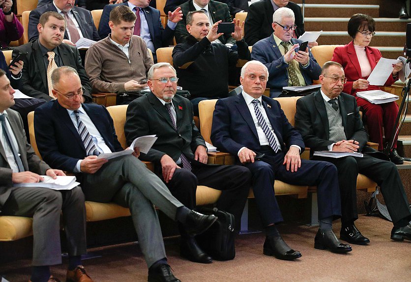 Парламентские слушания на тему «Правовое обеспечение продовольственной независимости России»