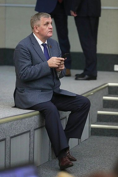 Первый заместитель Председателя Комитета по труду, социальной политике и делам ветеранов Николай Коломейцев
