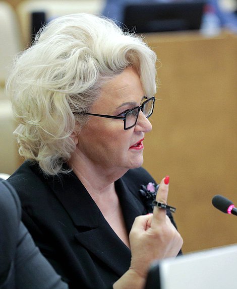 Председатель Комитета по защите семьи, вопросам отцовства, материнства и детства Нина Останина