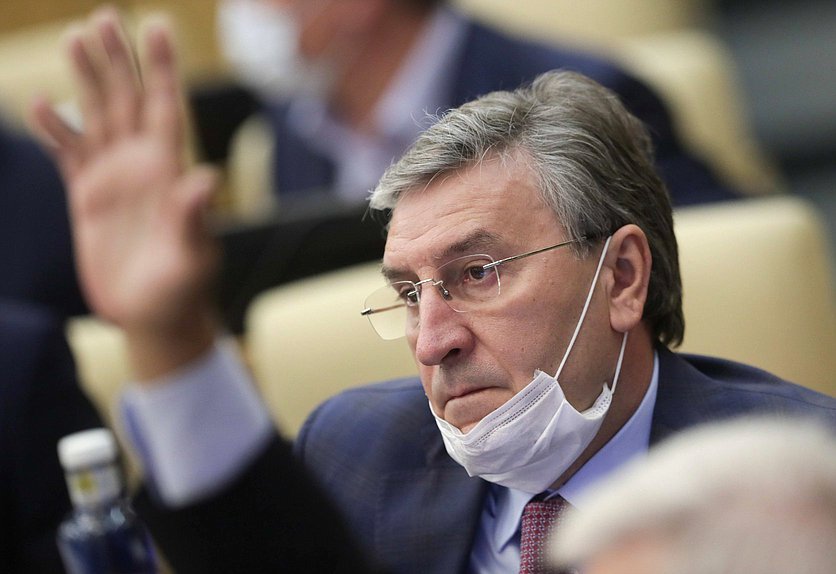 Член Комитета по бюджету и налогам Айрат Фаррахов
