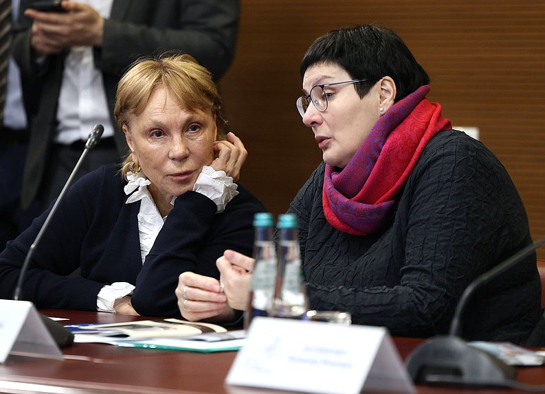 Заседание организационного комитета по подготовке и проведению празднования 90-летия со дня рождения С. С. Говорухина