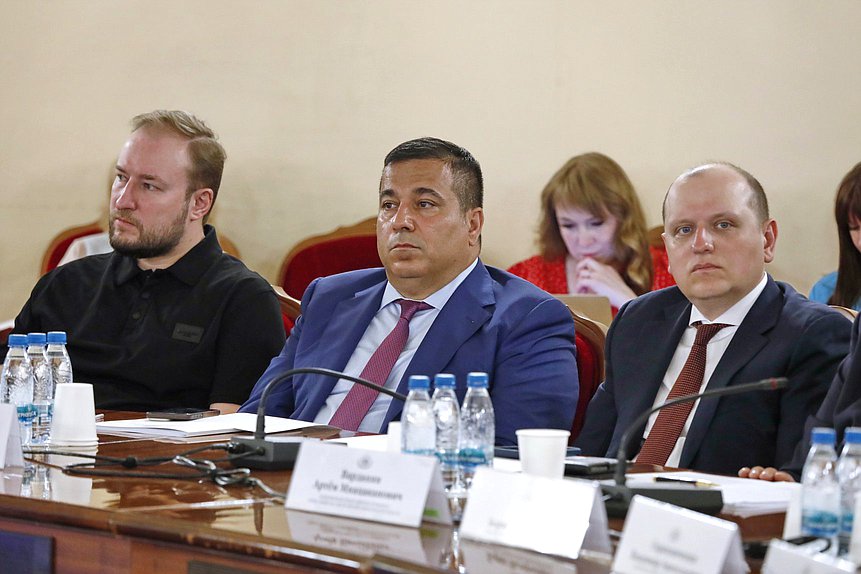 Заседание Экспертного совета при Комитете по делам национальностей