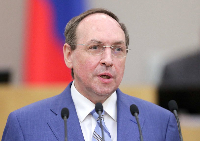 Председатель Комитета по образованию и науке Вячеслав Никонов